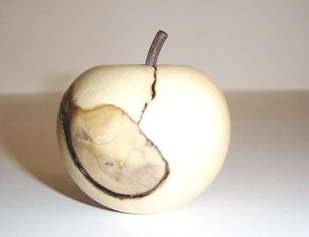 pomme en bois tourné, image stage initiation